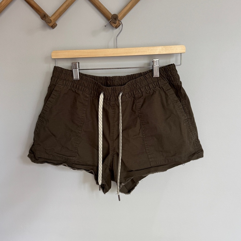 Vuori Women’s Vintage Ripstop Short in Dark Oregano Size Small